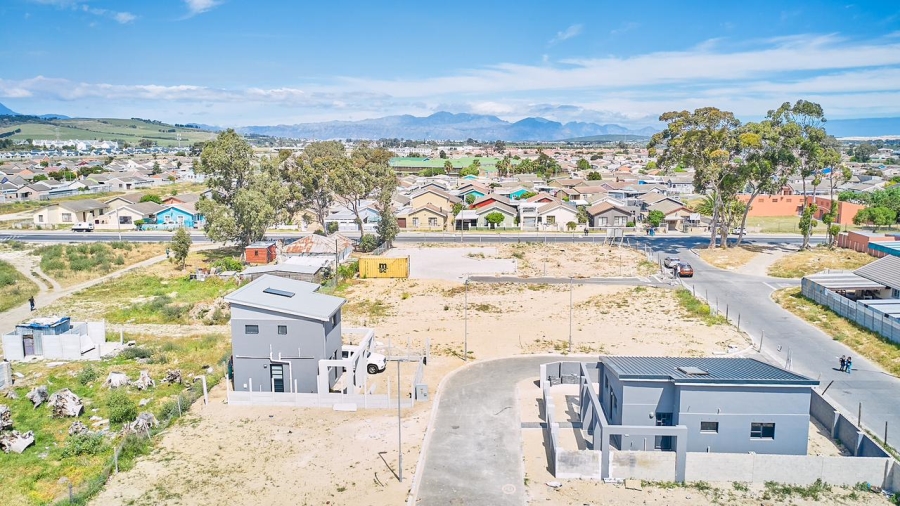  Bedroom Property for Sale in Devon Park Western Cape